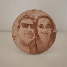 Carica l'immagine nel visualizzatore di Gallery, Foto su legno rotonda - Ilmioplexiglass